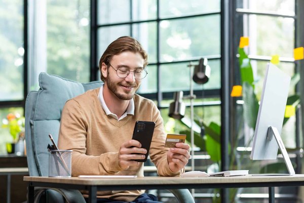 Pourquoi opter pour un compte bancaire professionnel en ligne ?