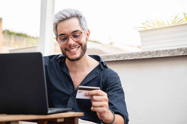 Les banques en ligne sans revenu minimum offrent-elles des solutions pour les professionnels ?